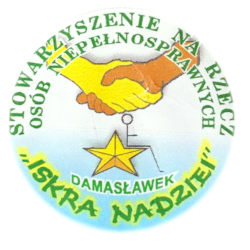 Logo w kształcie koła w nim uściśnięte, pod nimi gwiazda. Po wewnętrznej stronie koła napis: stowarzyszenie na rzecz osób niepełnosprawnych damasławek iskra nadziei 